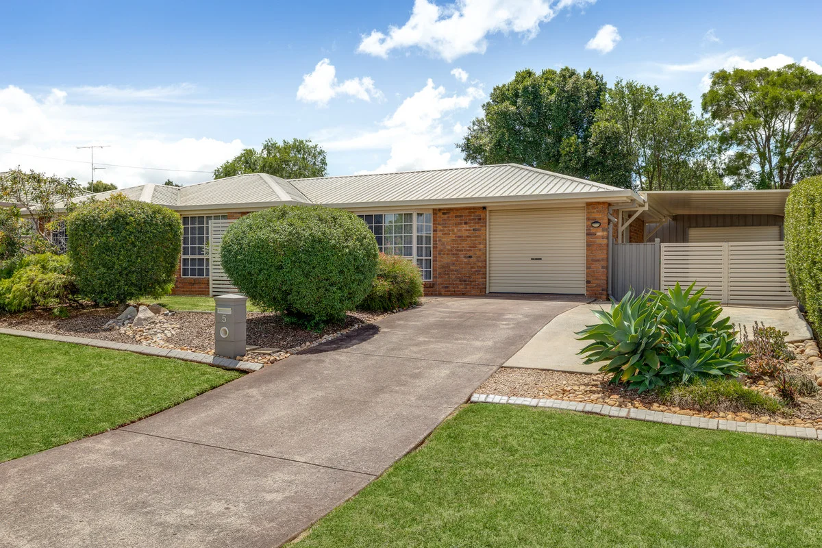 5 Prowse Street, Rockville QLD 4350