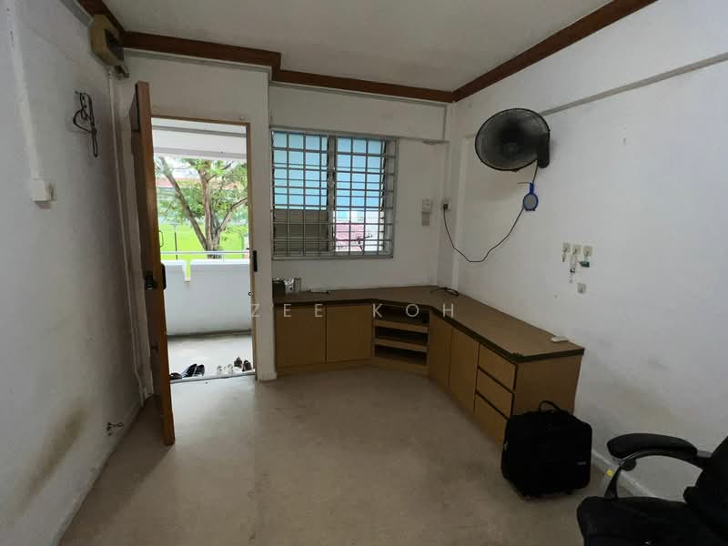743 Yishun Avenue 5