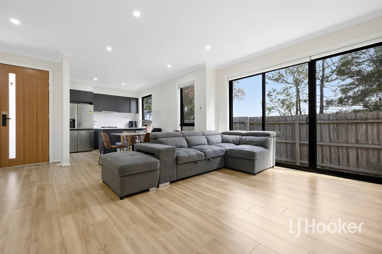 Additional image 8 of 2/29 Willow Drive, Hampton Park VIC 3976