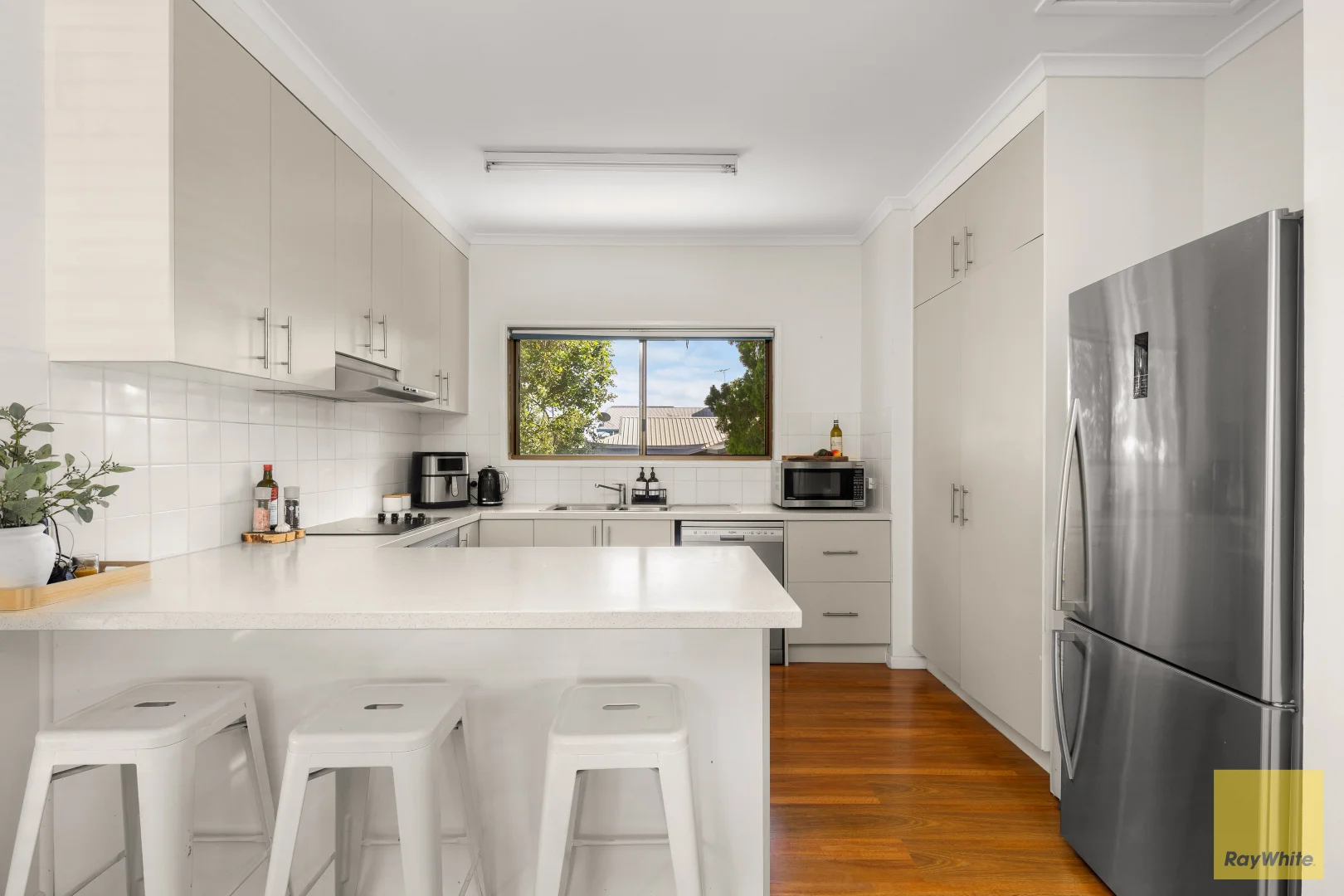 1 Gene Street, Emerald QLD 4720 photo 4