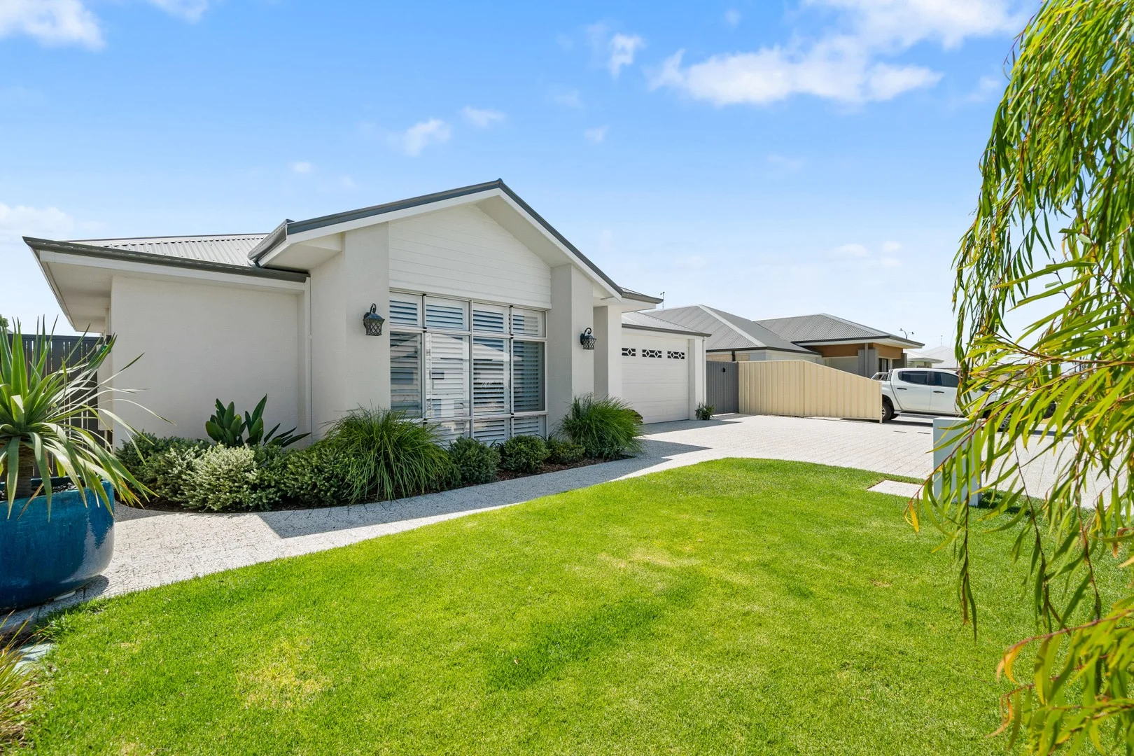 8 Lincelles Street, Madora Bay WA 6210