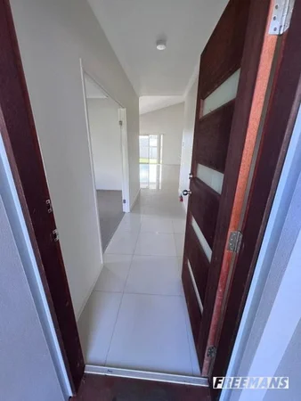 1 Sharon Crescent, Kingaroy QLD 4610 photo 4