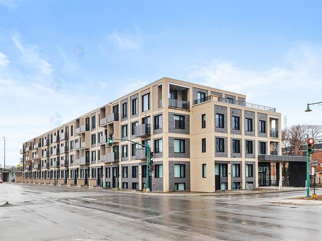 585 Av. Glengarry