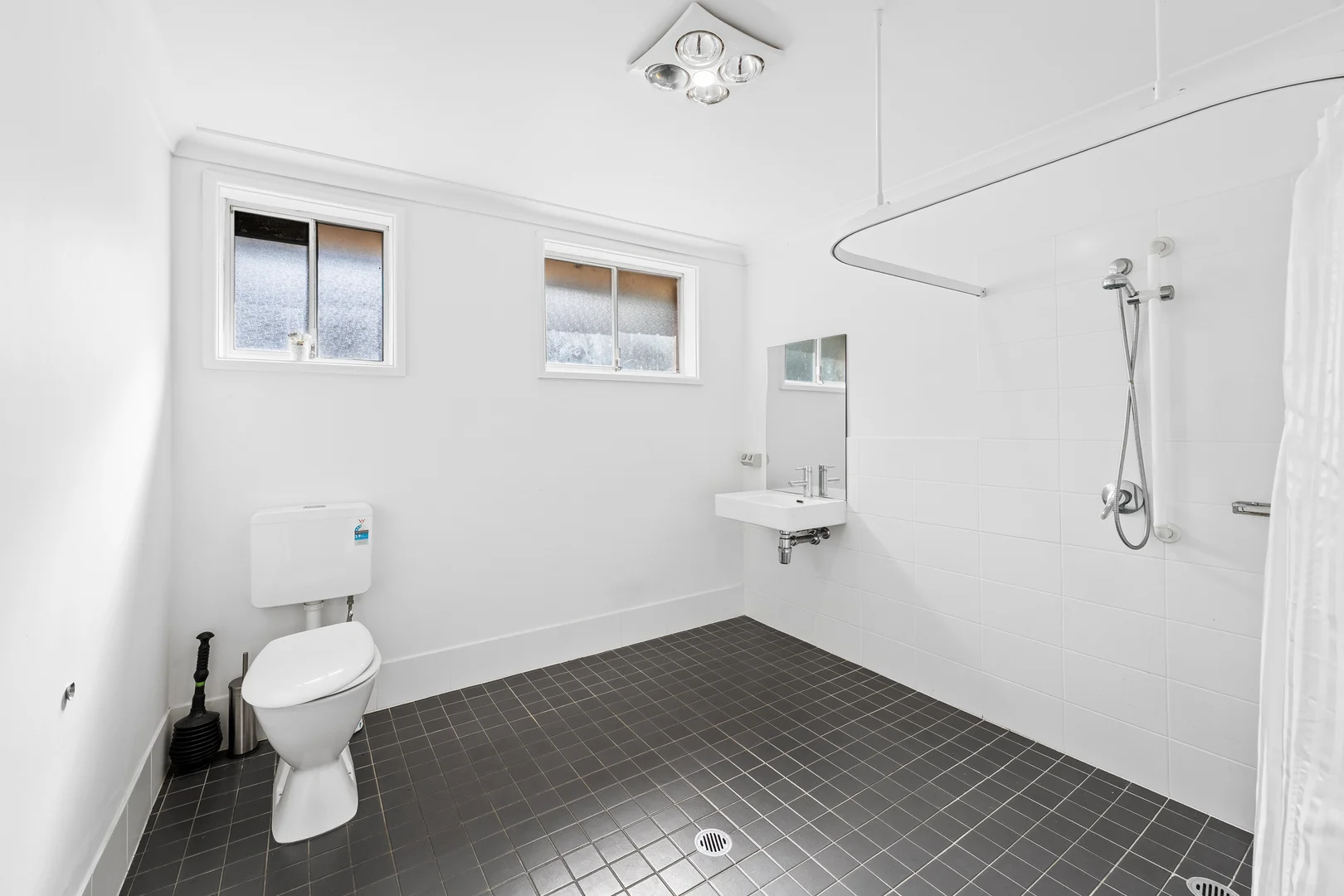 20 Seawind Terrace, Berkeley Vale NSW 2261 photo 5