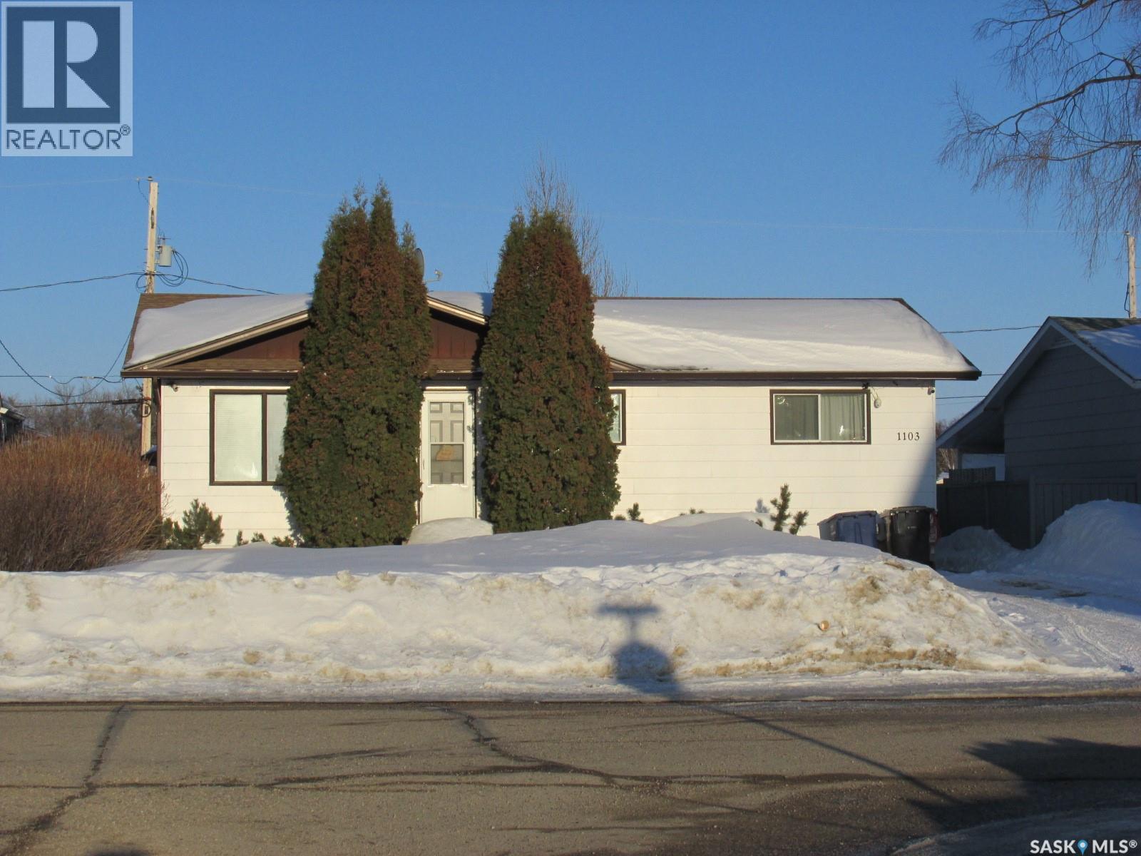 1103 3rd STREET W