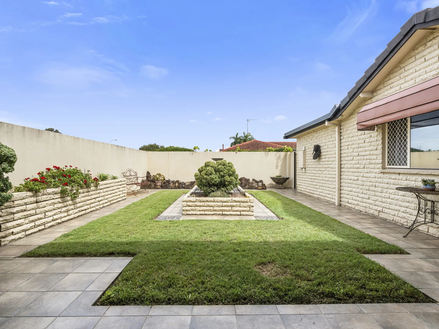 Additional image 5 of 8 Kinloch Avenue, Benowa Waters QLD 4217