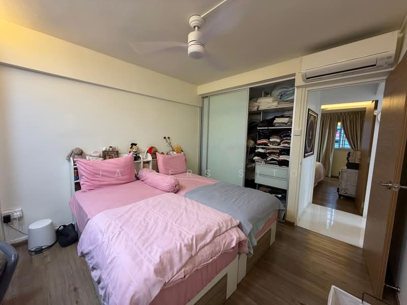 403 Pandan Gardens photo 4