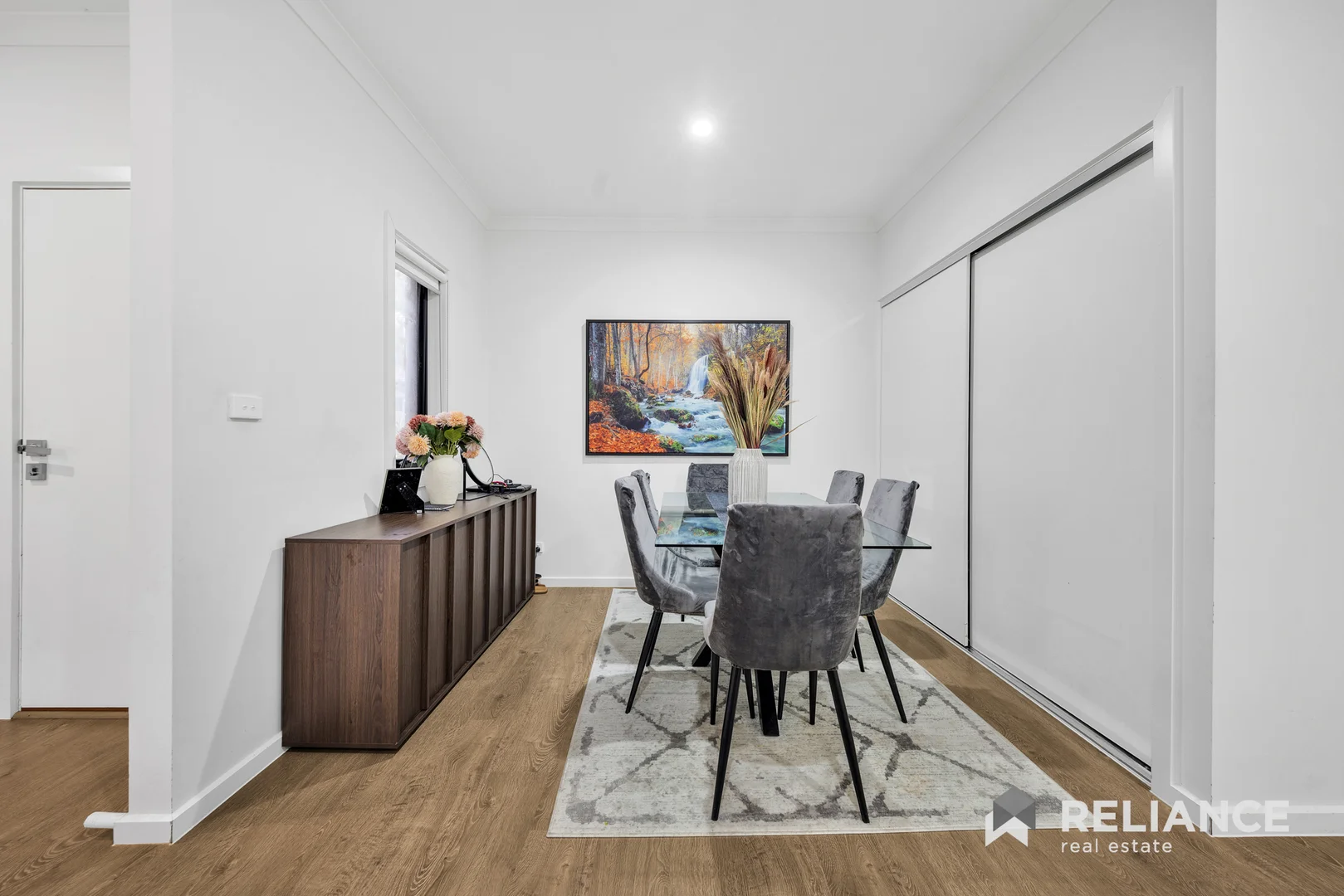 2/6 Greenleaf Circuit, Tarneit VIC 3029 photo 5