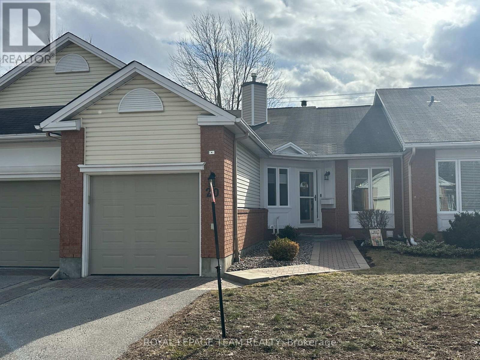 20 RIVER OAKS COURT