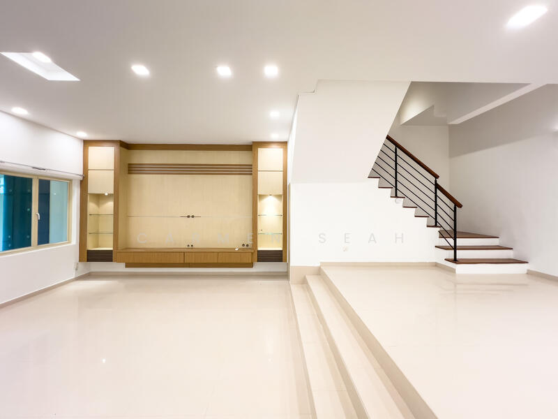 118 Mariam Way photo 4