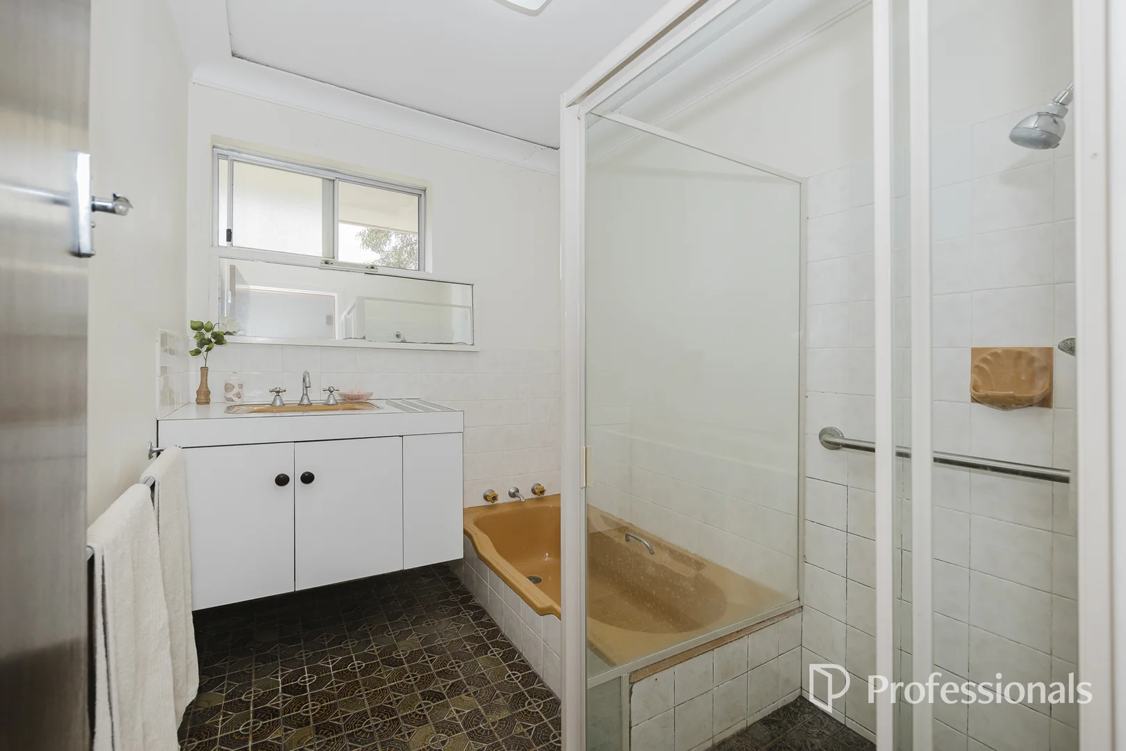 Additional image 15 of 38 Parin Road, Marangaroo WA 6064