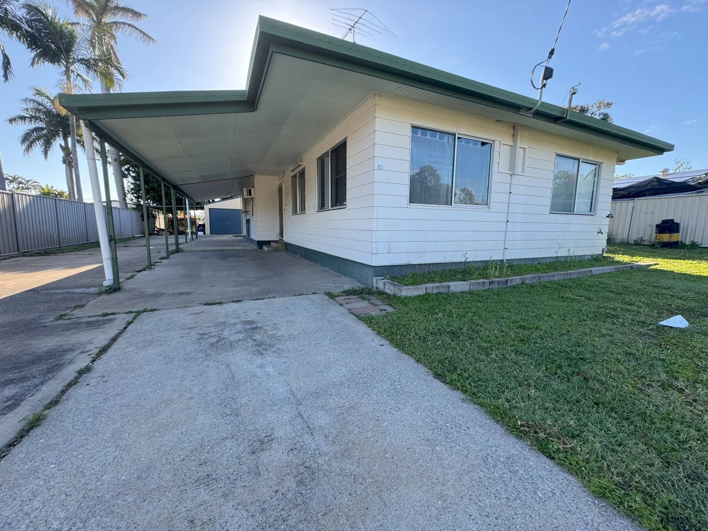 25 Elliott Street, Moura QLD 4718