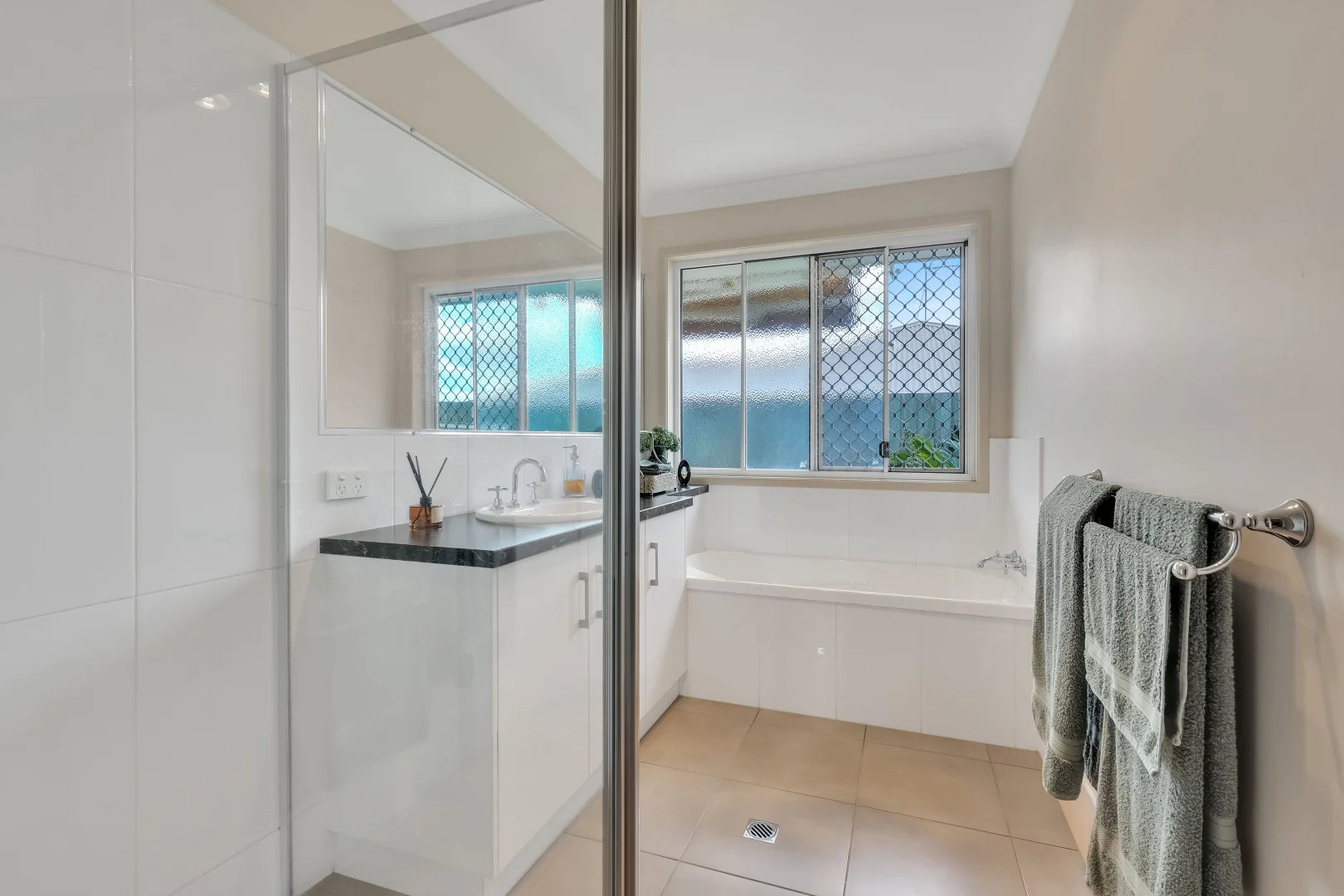 Additional image 12 of 4/194-196 Jellicoe Street, Newtown QLD 4350