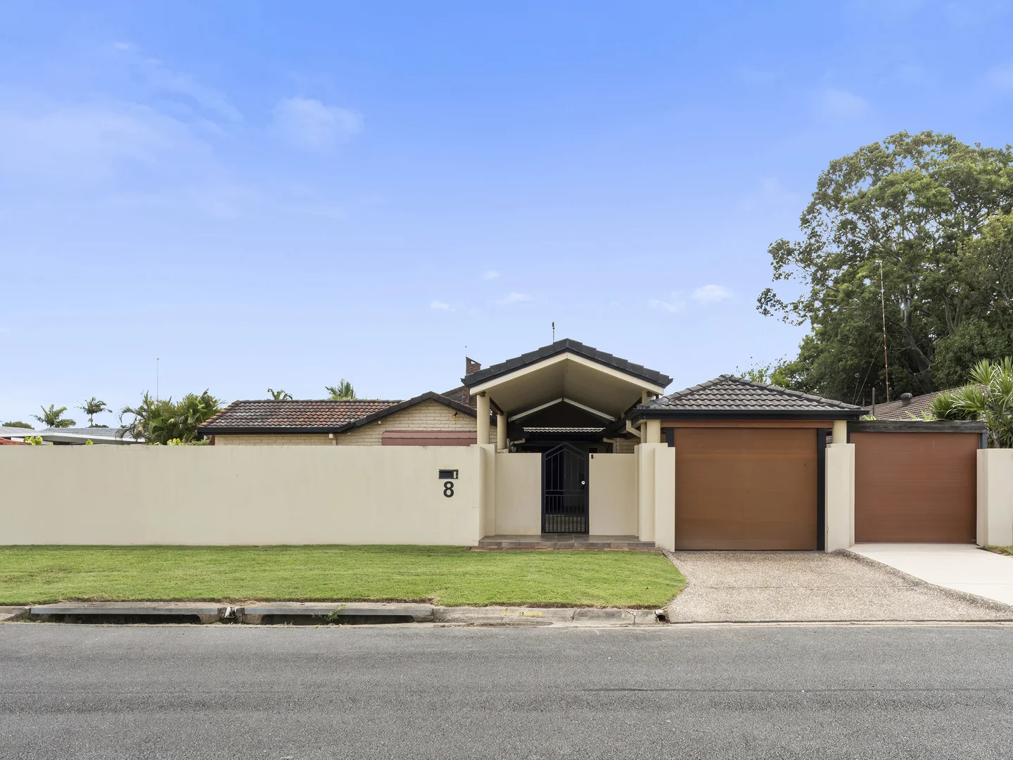 Additional image 4 of 8 Kinloch Avenue, Benowa Waters QLD 4217