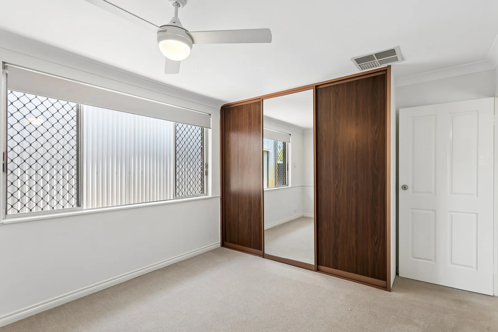 Additional image 18 of 52 Shillington Way, Thornlie WA 6108