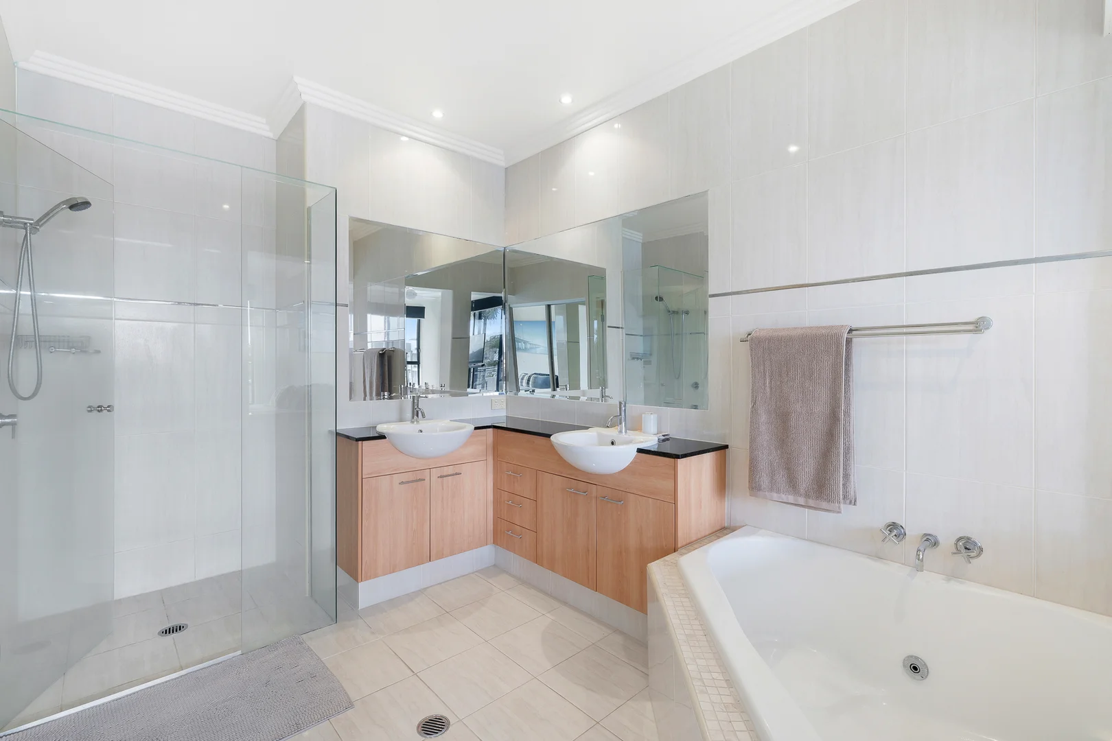 Additional image 20 of 3/85 Bayview Street, Runaway Bay QLD 4216