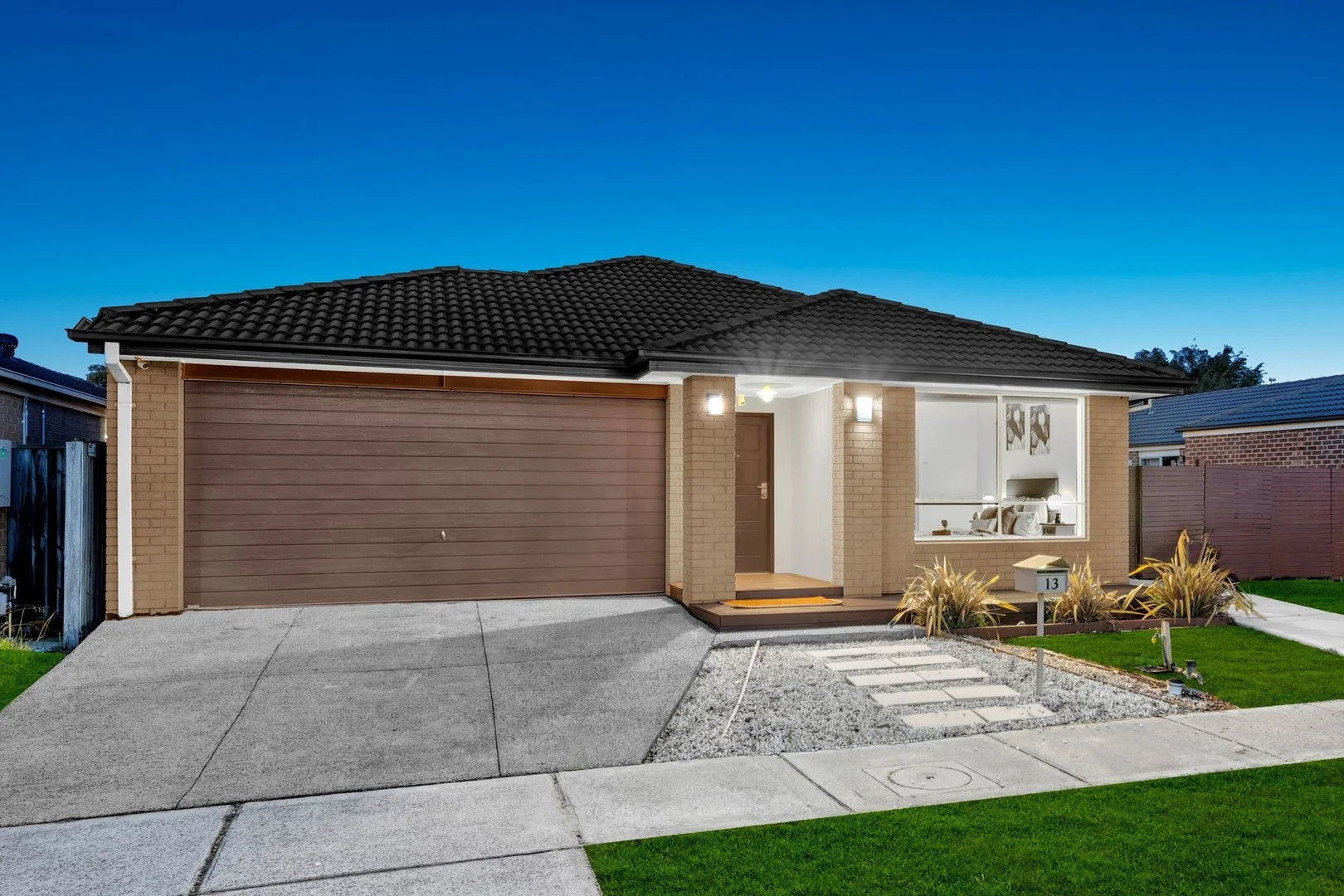 13 Valencia Circuit, Cranbourne VIC 3977