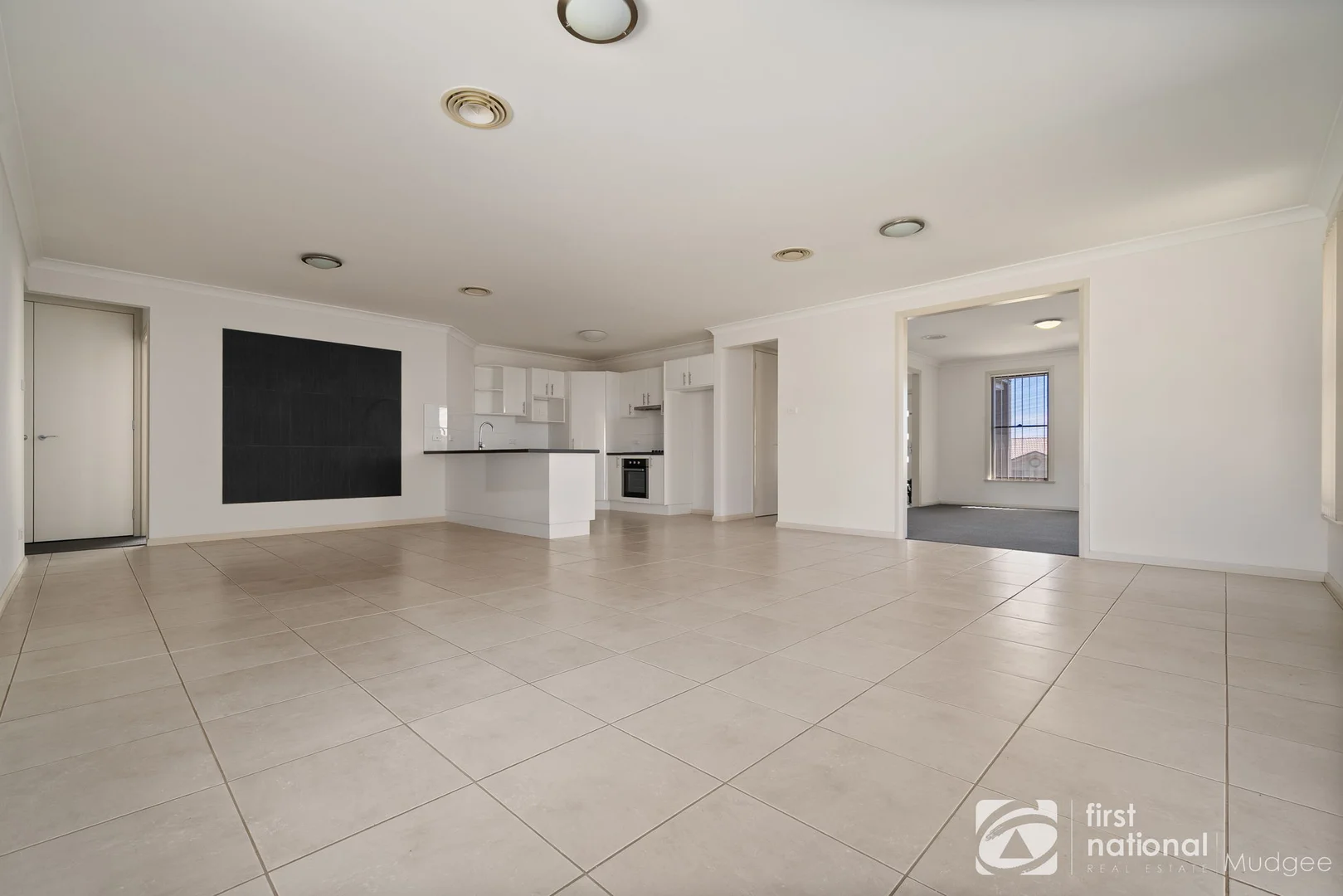 10 Hennessy Place, Mudgee NSW 2850 photo 2