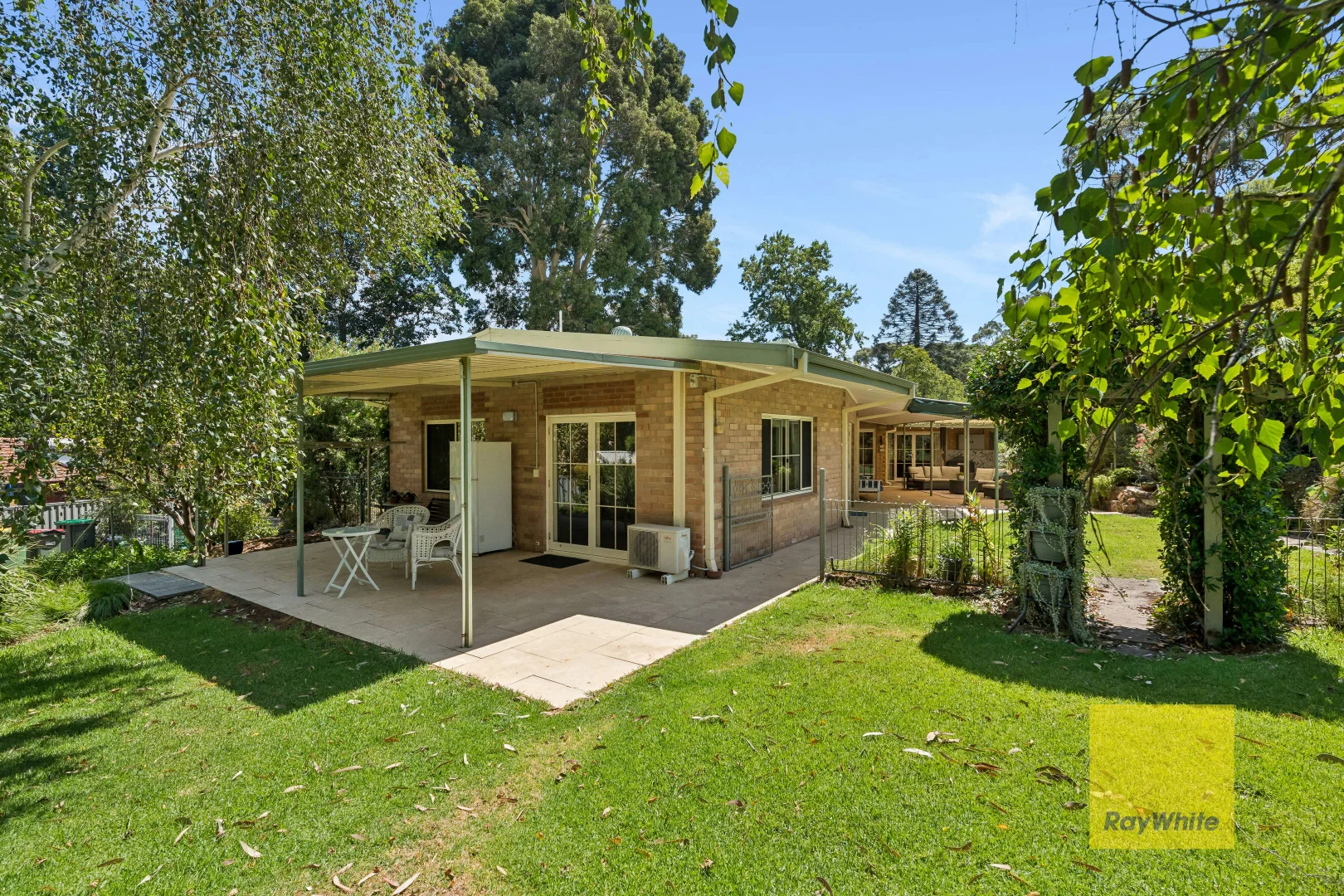 6 Lindsay Street, Kalamunda WA 6076