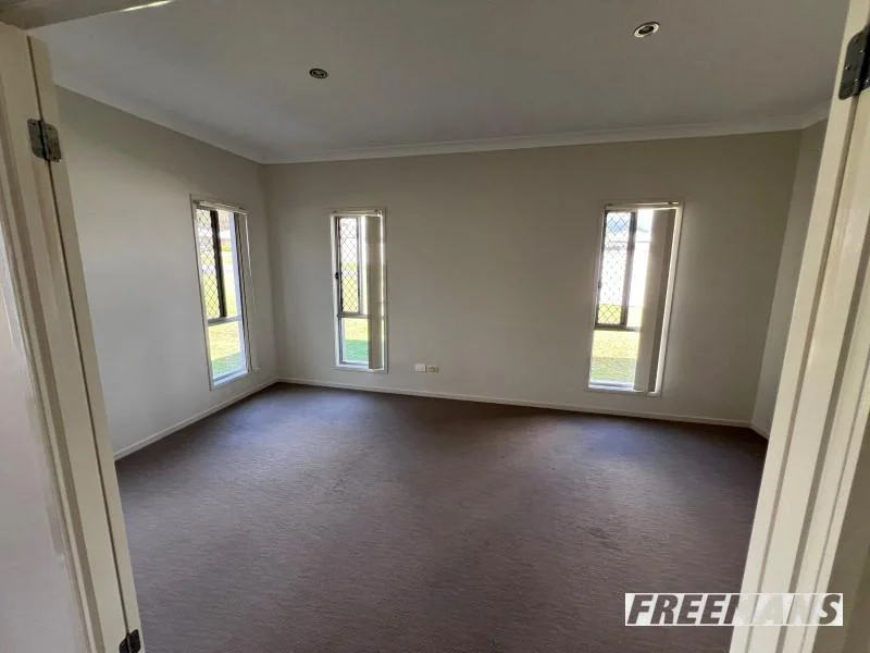 1 Sharon Crescent, Kingaroy QLD 4610 photo 5