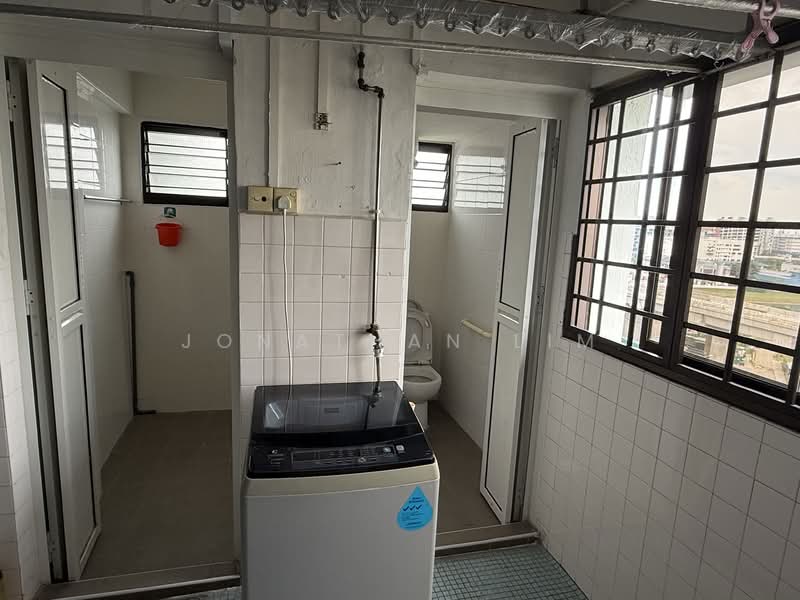 410 Pandan Gardens photo 2
