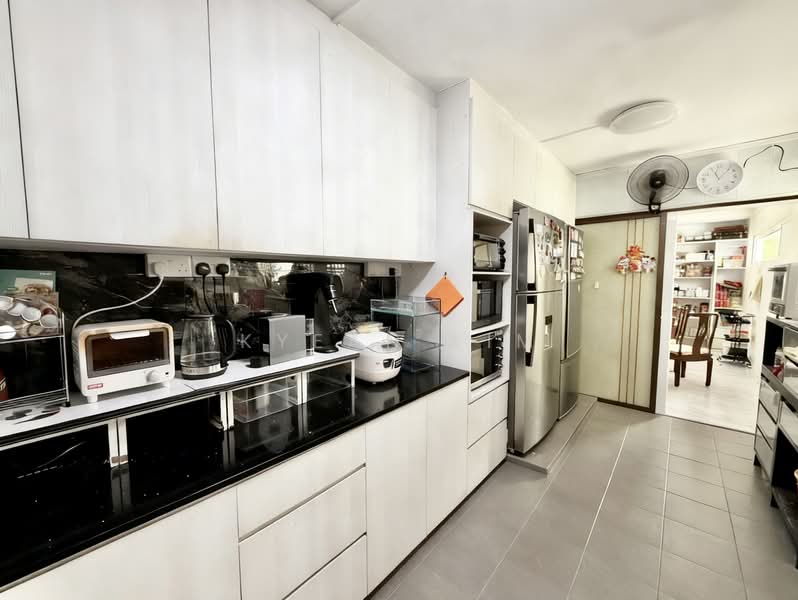 643 Yishun Street 61 photo 5