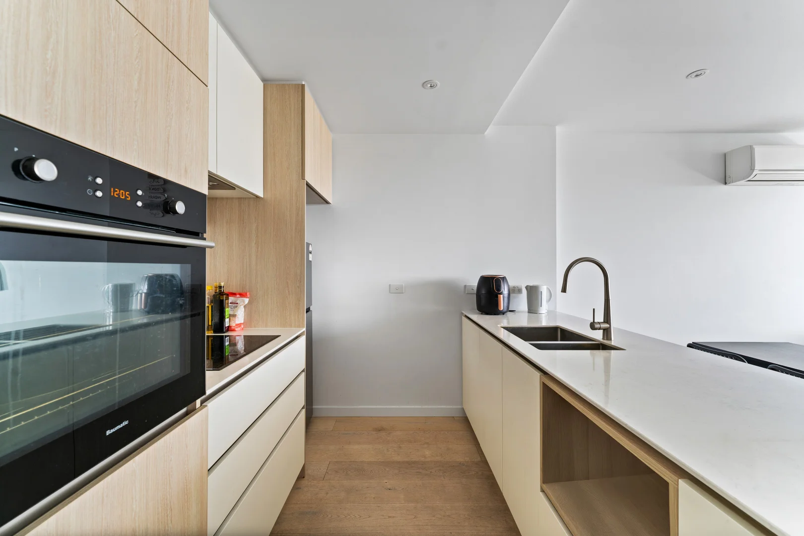 Additional image 3 of 1602/40 Hall St, Moonee Ponds VIC 3039