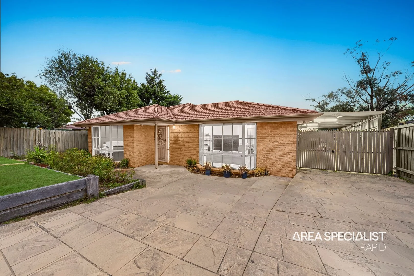 19 Leopold Crescent, Hampton Park VIC 3976