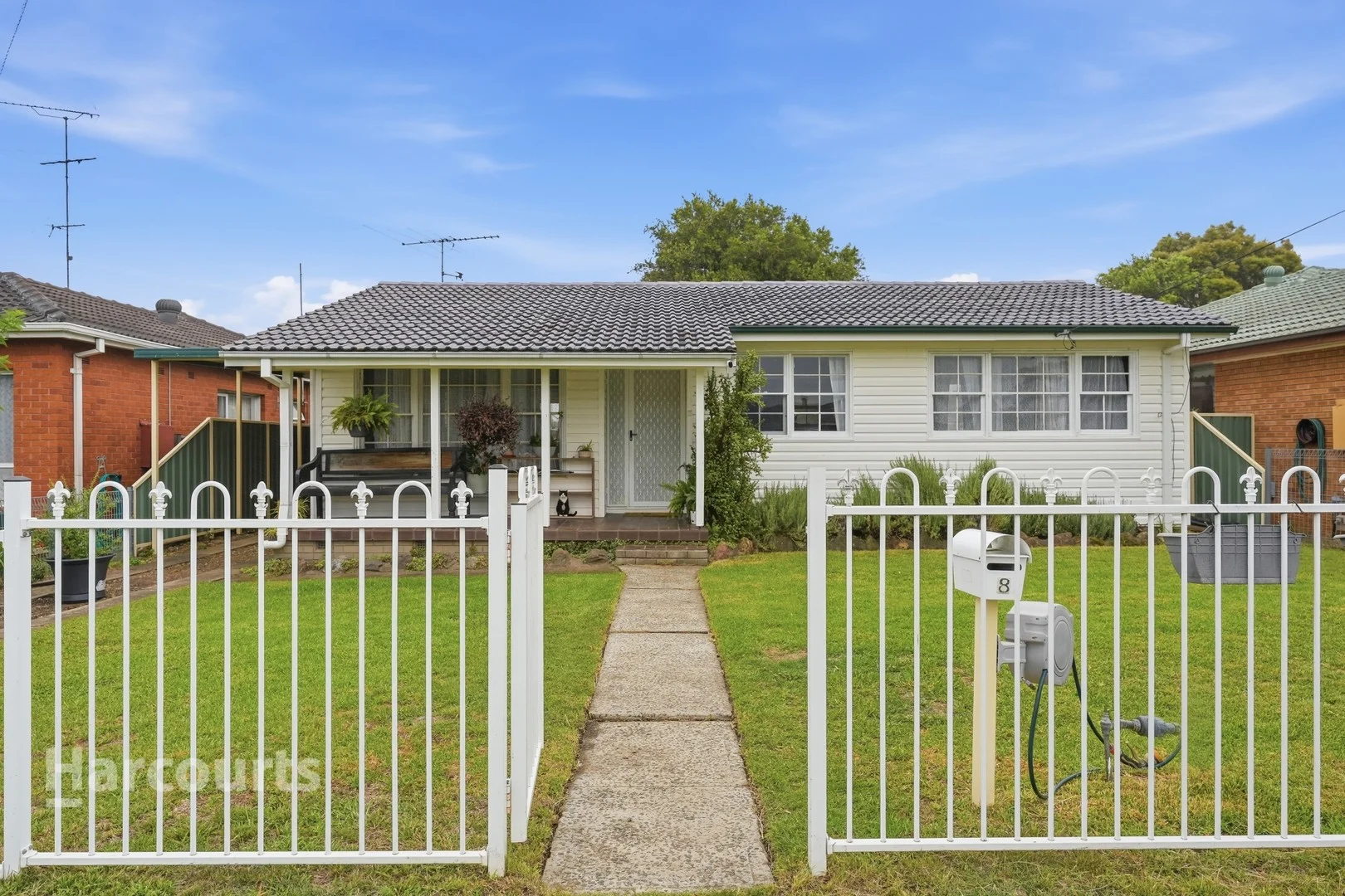 8 Brisbane Road, Campbelltown NSW 2560