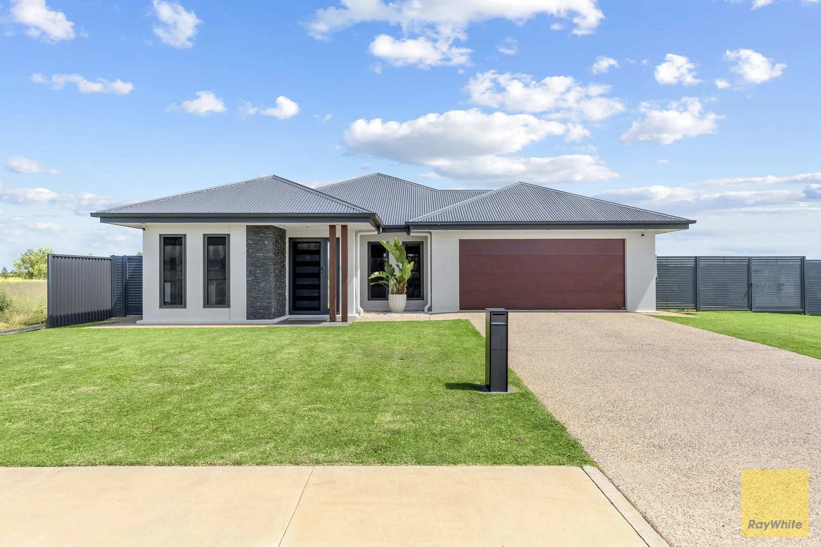 28 Longford Street, Emerald QLD 4720