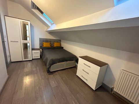 Room 6, Stepping Lane DE1, Room to rent