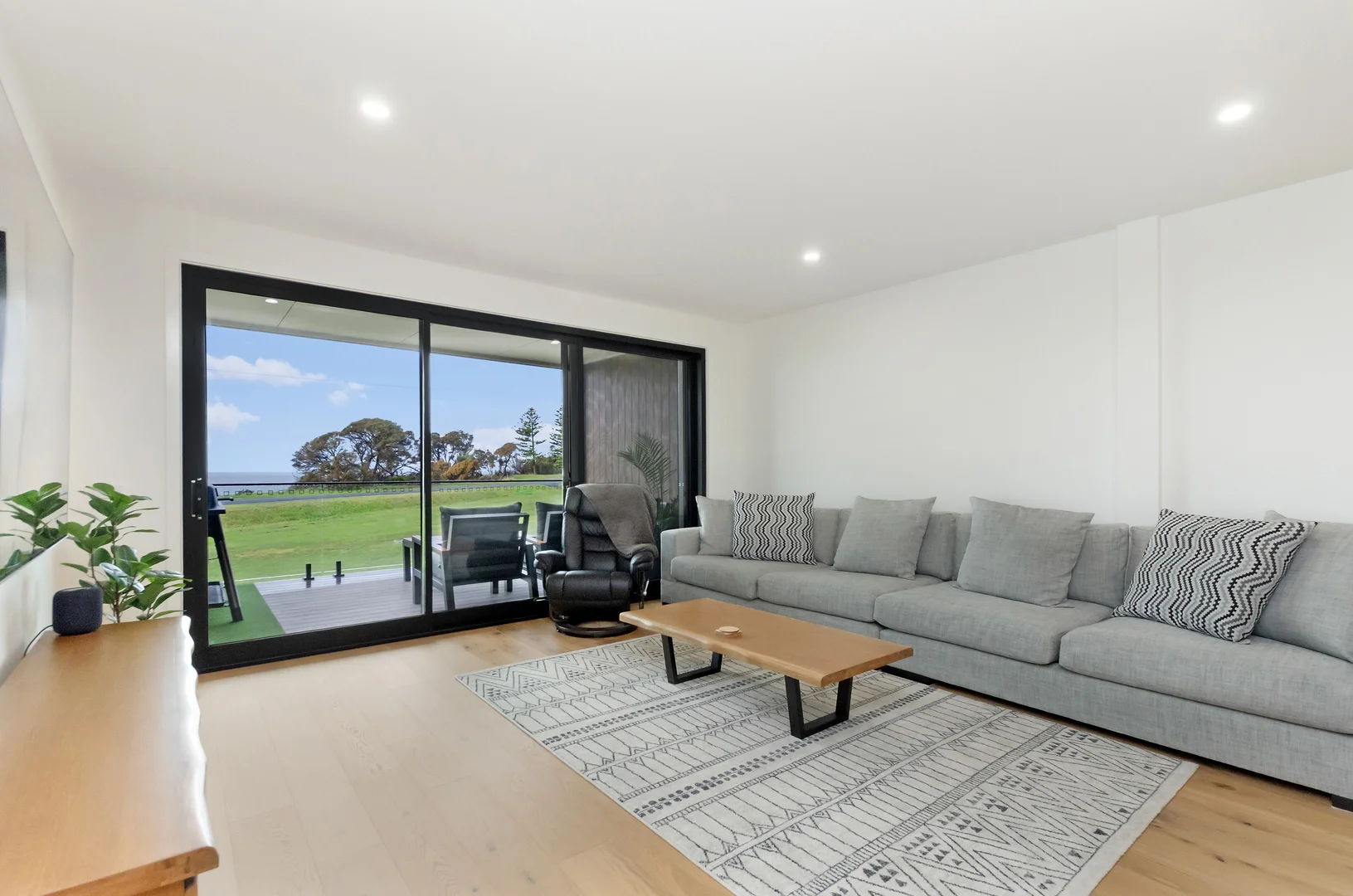 3/347 Hanlon Parade, Portland VIC 3305 photo 2