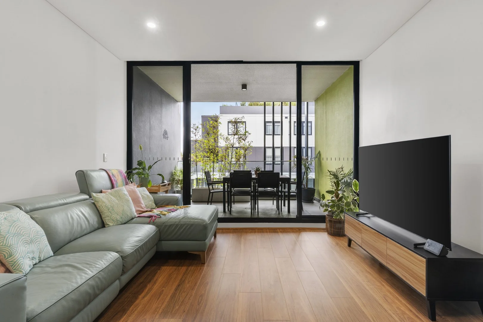 C401/40 Pinnacle Street, Miranda NSW 2228
