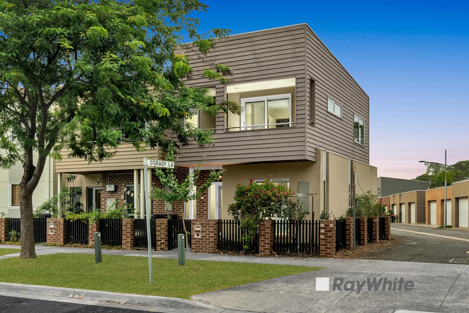 100 Keneally Street, Dandenong VIC 3175