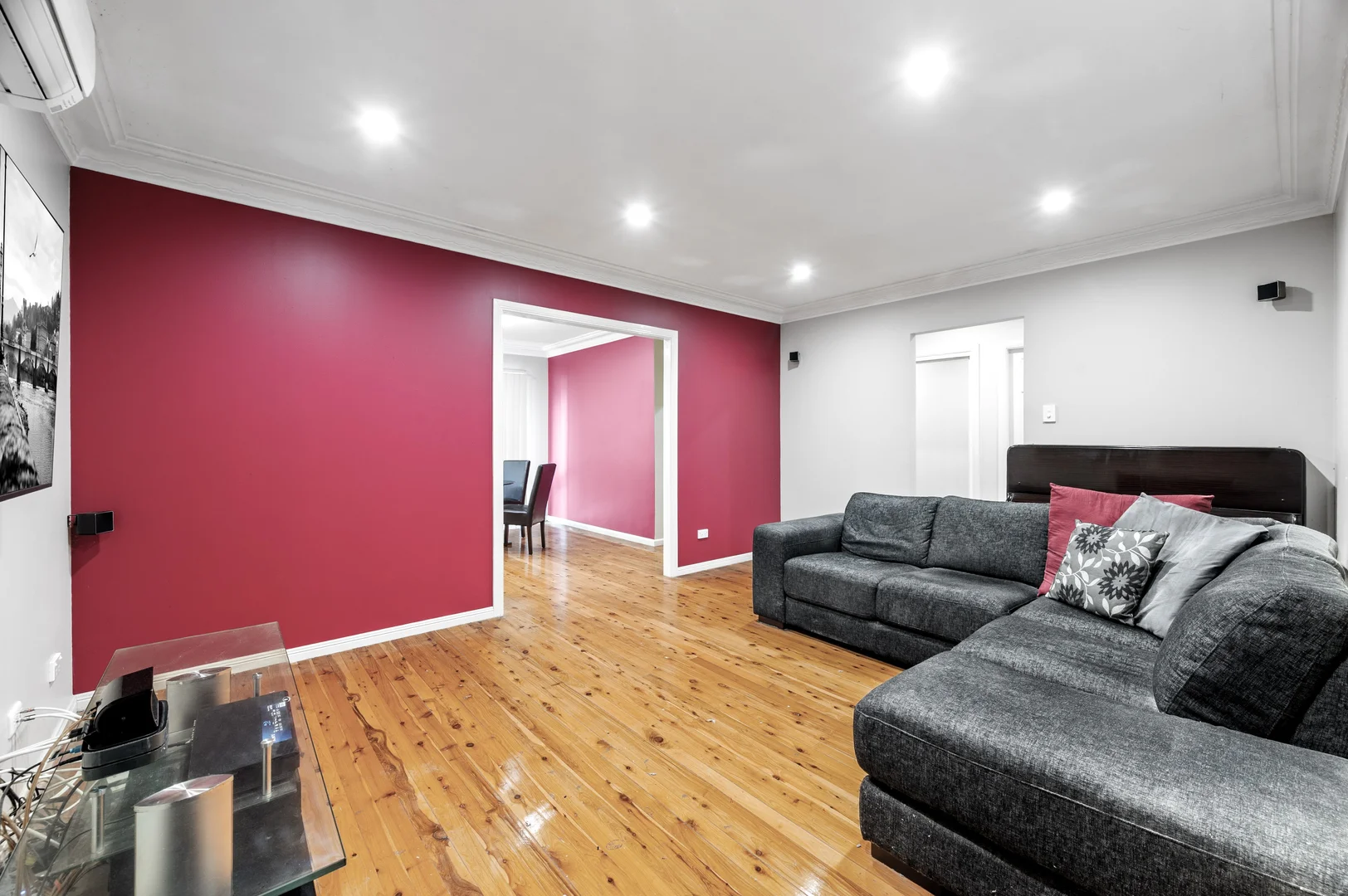 24 Edgar Street, Macquarie Fields NSW 2564 photo 5