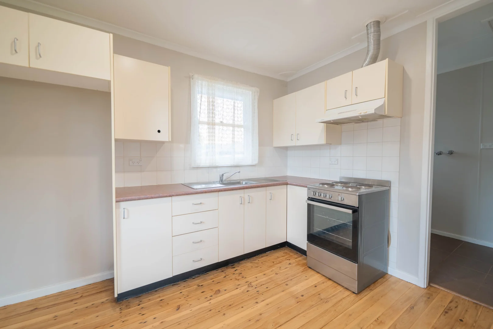 34 Cedar Crescent, Forbes NSW 2871 photo 4
