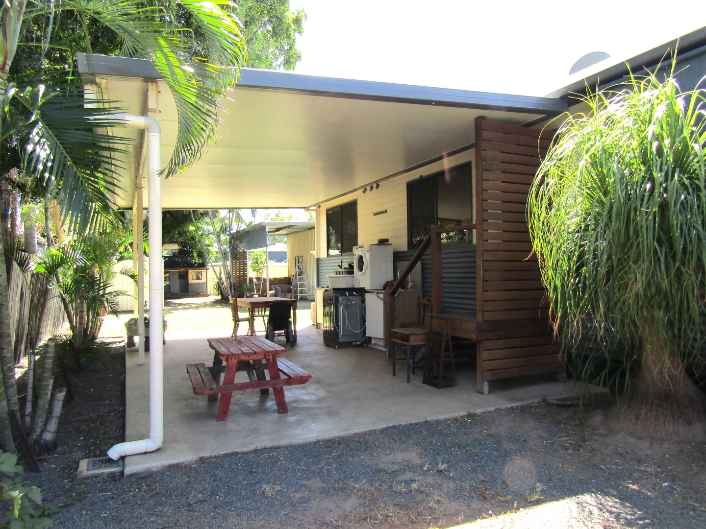 6 Main Street, Bluff QLD 4702 photo 2