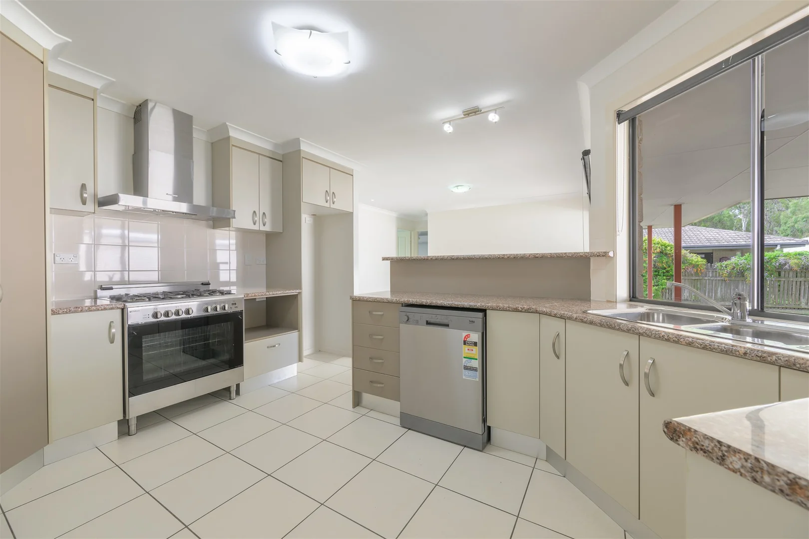 Additional image 3 of 11 Jooloo Court, Kin Kora QLD 4680