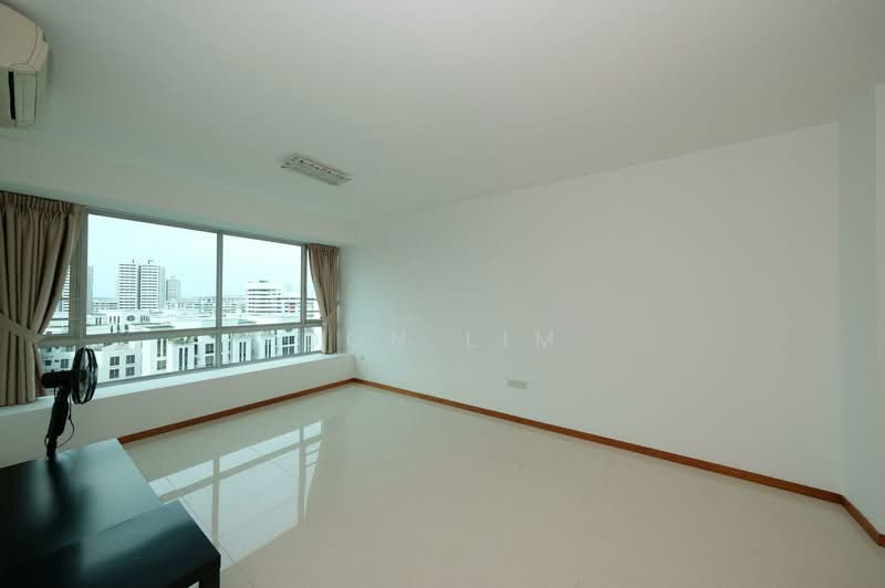 50 Lakeside Drive photo 3