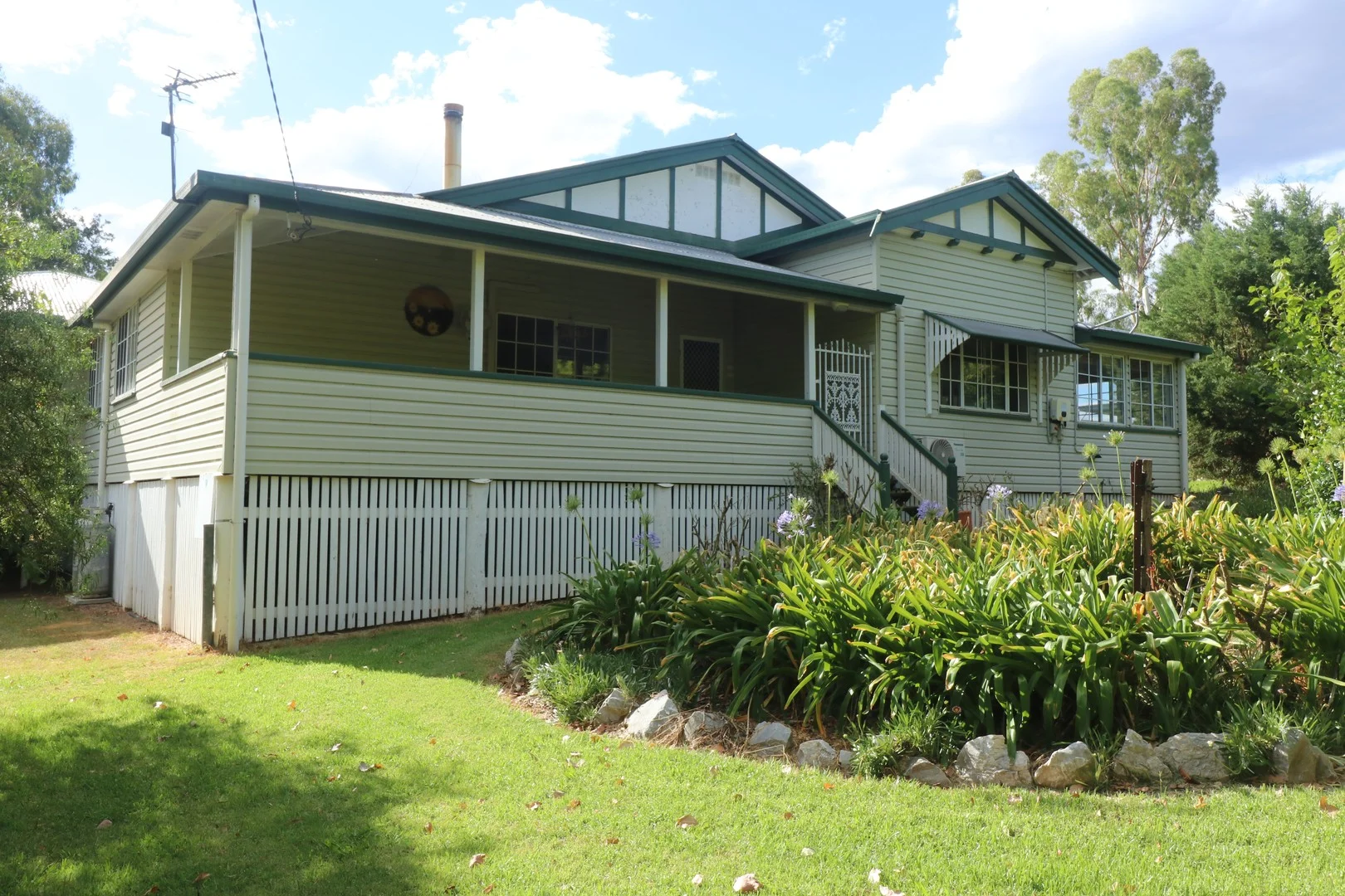 42 Flemming Street, Texas QLD 4385