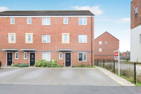 Oulton Drive, Oxley, Wolverhampton WV10