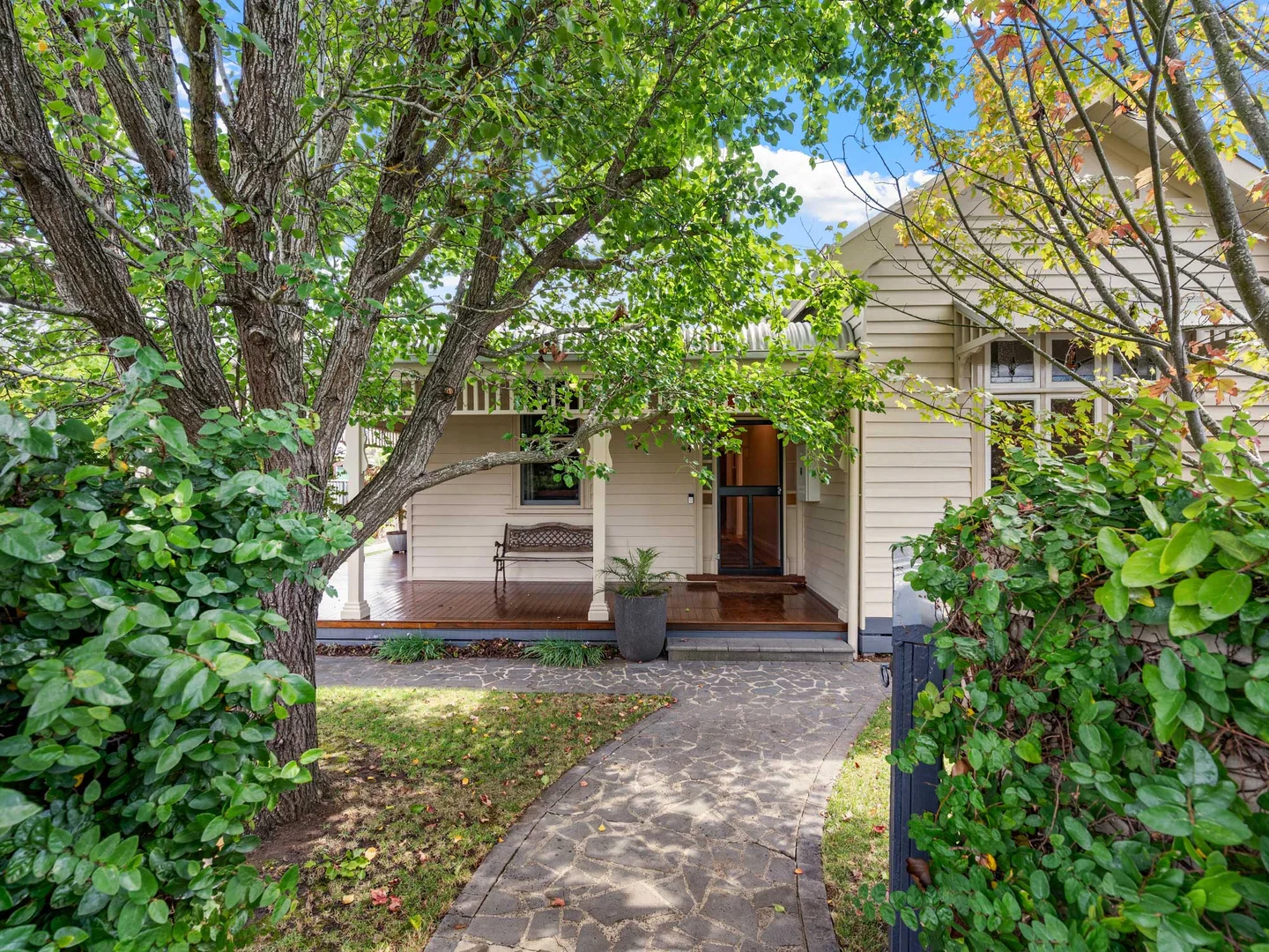 Additional image 2 of 66 Mount Napier Road, Hamilton VIC 3300