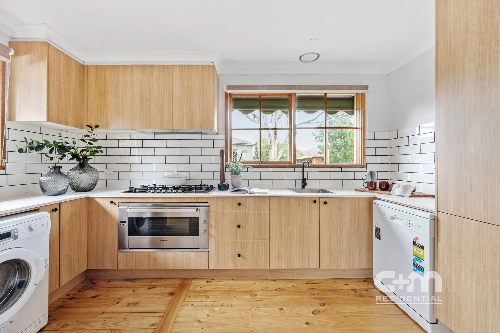 1/36 Grevillia Road, Oak Park VIC 3046
