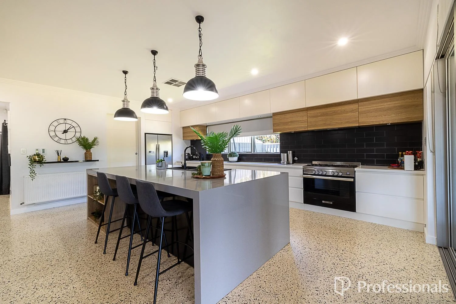 25 Orangedale Road, Lesmurdie WA 6076