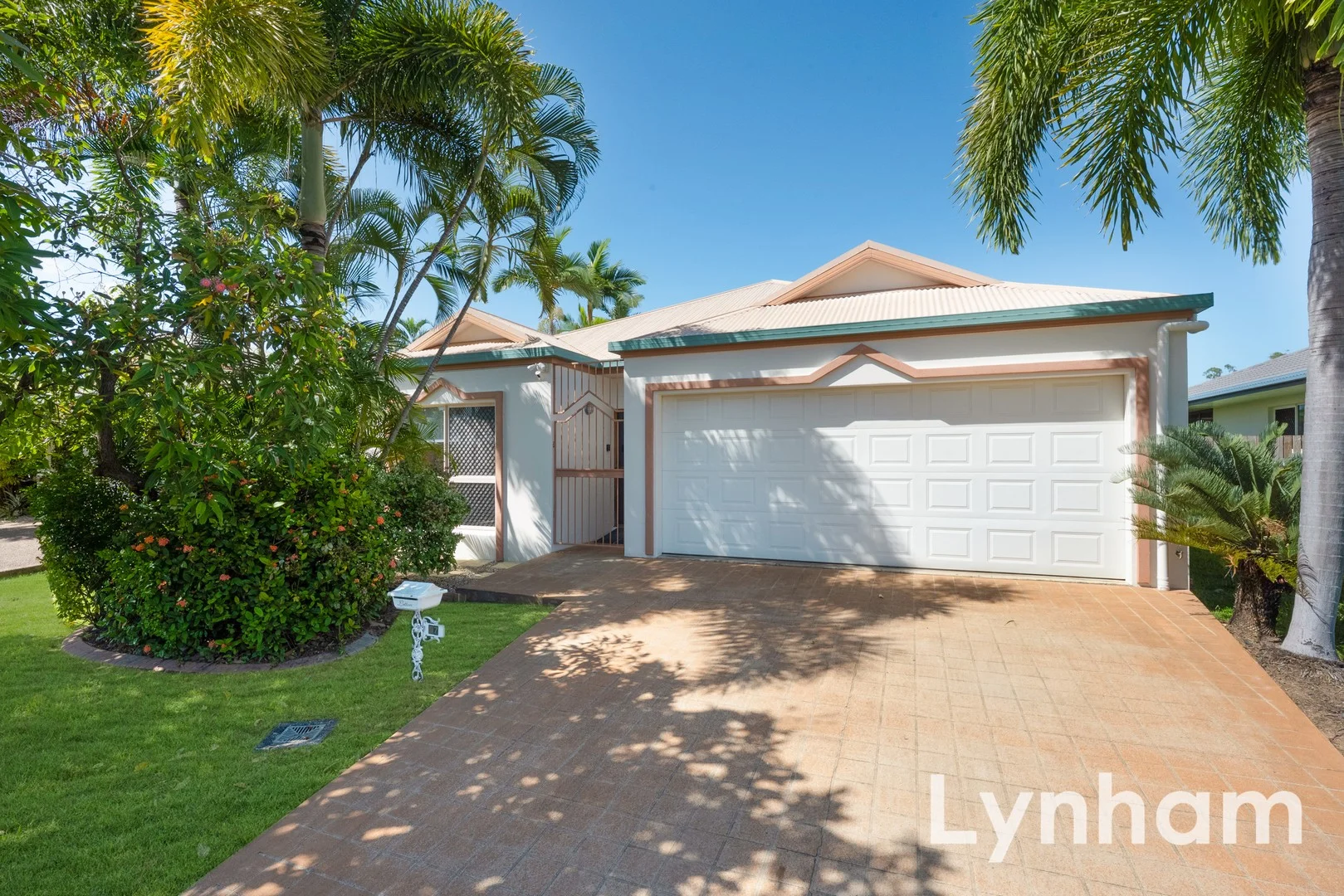 17 Blue Lake Court, Kirwan QLD 4817
