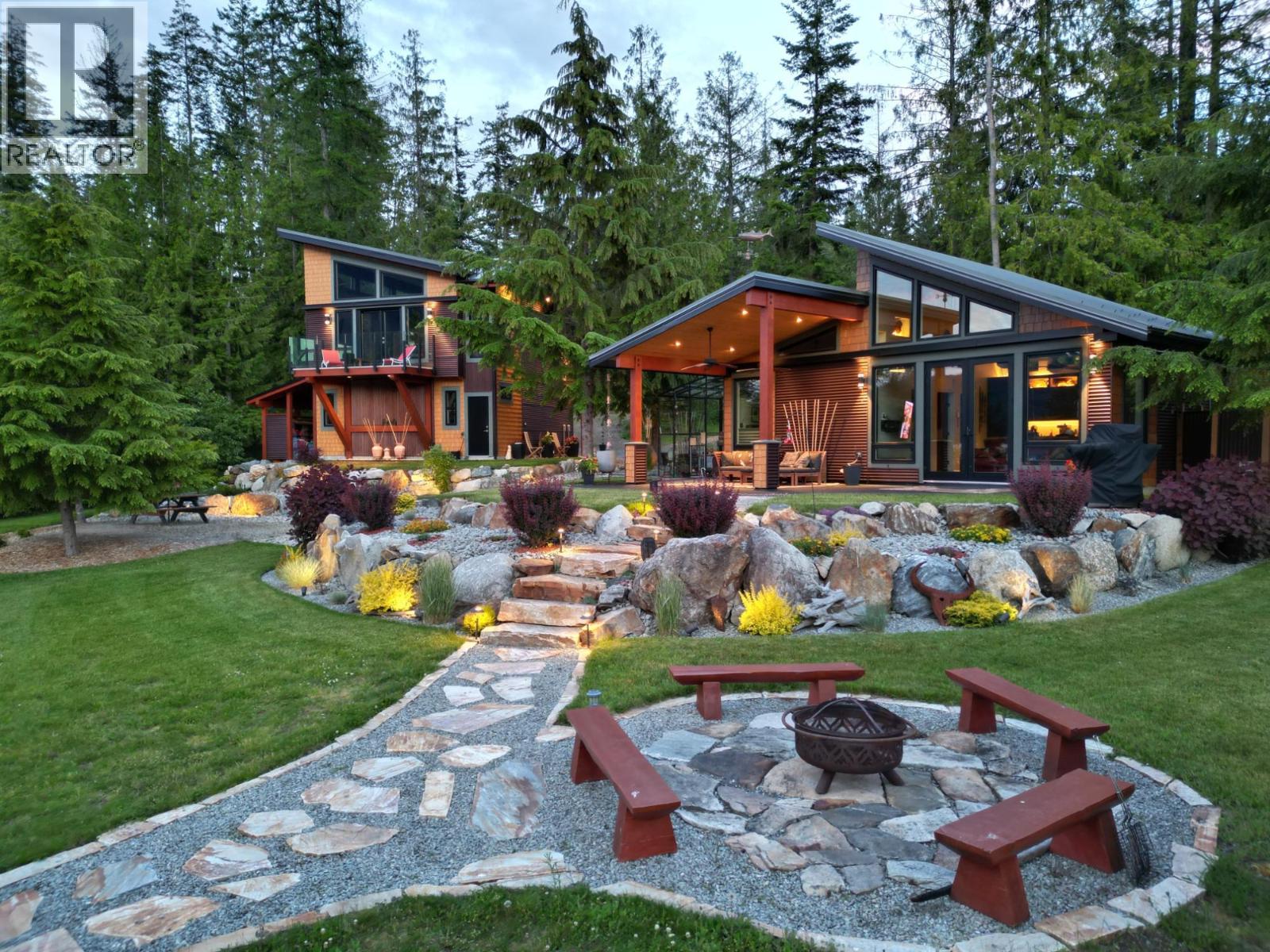 179 KOOTENAY LAKE Road