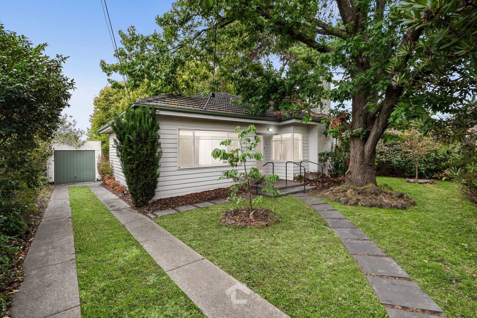 2 Hone Avenue, Blackburn South VIC 3130