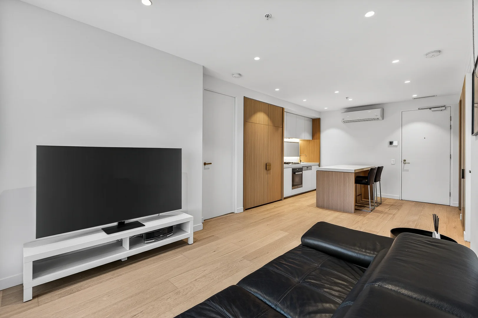 Additional image 2 of 2605/545 Station Street, Box Hill VIC 3128