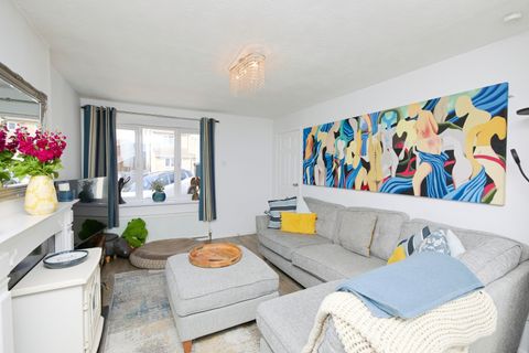 Barnstaple Close, Oakwood, Derby DE21