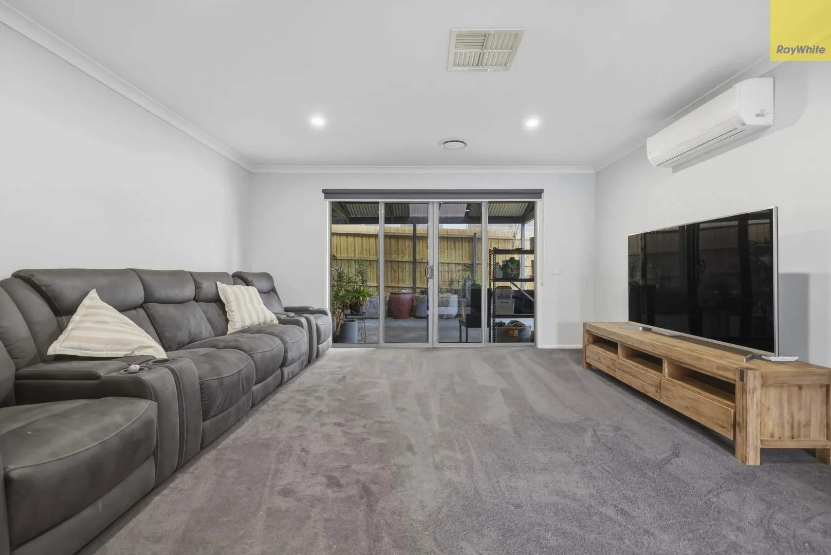 23 Silverdale Drive, Darley VIC 3340 photo 3
